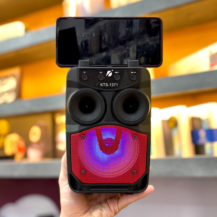 اسپیکر مسافرتی کوچک