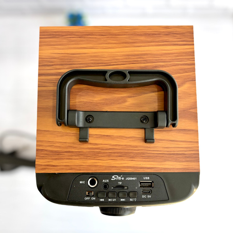 کنترل پنل و دکمههای تنظیم اسپیکر JQS9401