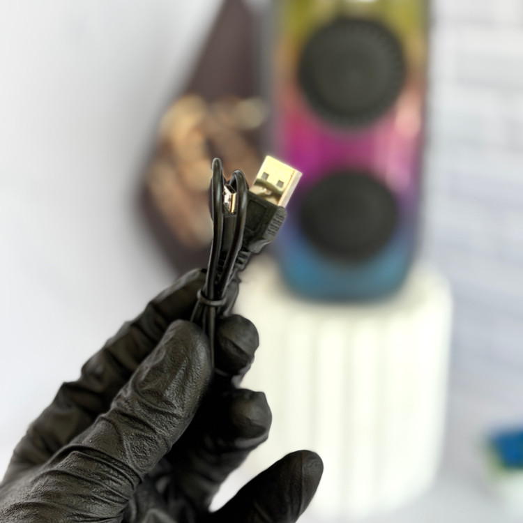 اسپیکر KTX-1475 با طراحی شیشهای و نورپردازی رنگی