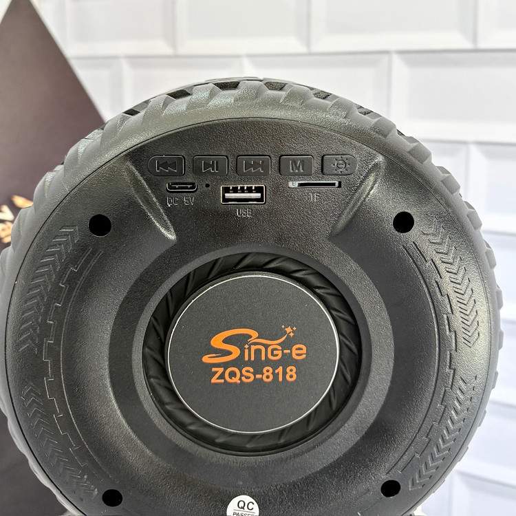 اسپیکر قابل حمل طرح لاستیک با کنترل صدا و استارت ماشینی