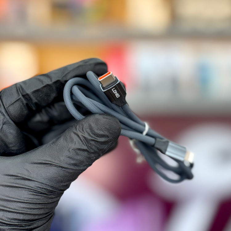 بهترین کابل شارژ برای آیفون 13